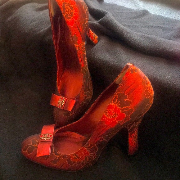 Sponky and Classy - Picture 1 of 6